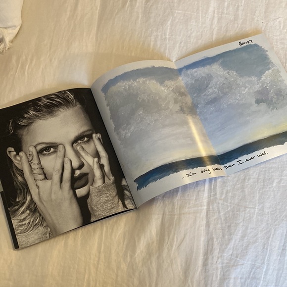 RARE Taylor Swift Reputation Deluxe Book Volume 2 with Poster, Collector’s Item - Picture 9 of 9
